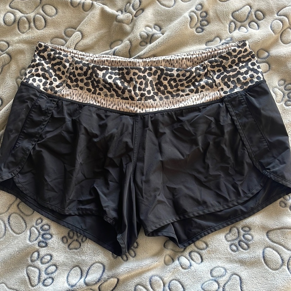 Lululemon black run shorts